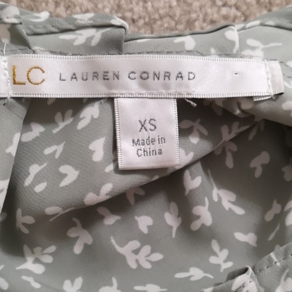 Ladies top - Picture 3 of 3